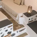 Chess House - Santorini Traditional Villa