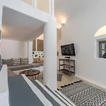 Villa Chess House - Santorini Traditional