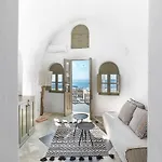 Chess House - Santorini Traditional Villa *