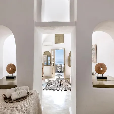 Chess House - Santorini Traditional