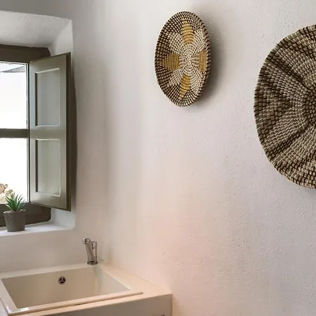 Chess House - Santorini Traditional *