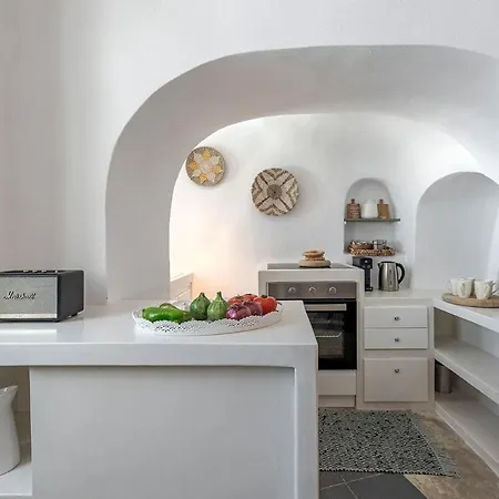 Chess House - Santorini Traditional *