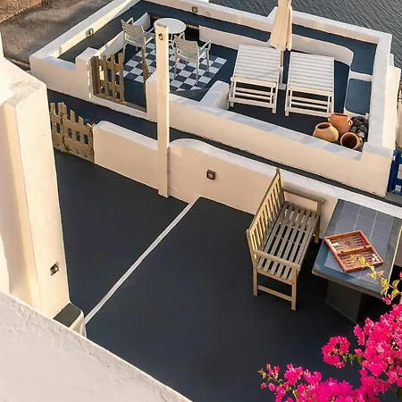 Chess House - Santorini Traditional Villa