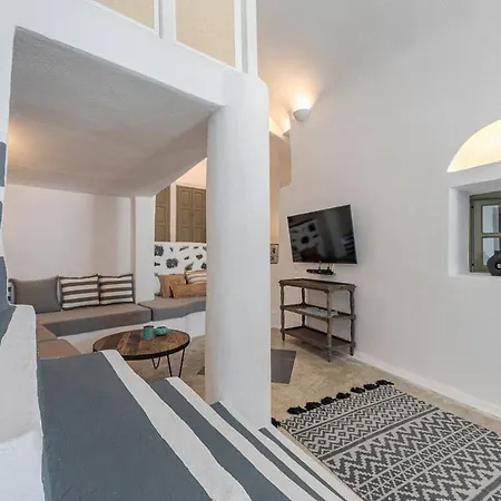 Villa Chess House - Santorini Traditional